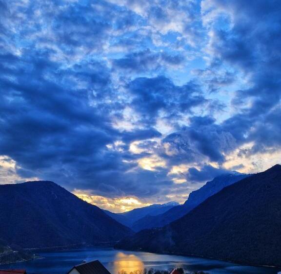 پانسیون Guesthouse Madzarevic