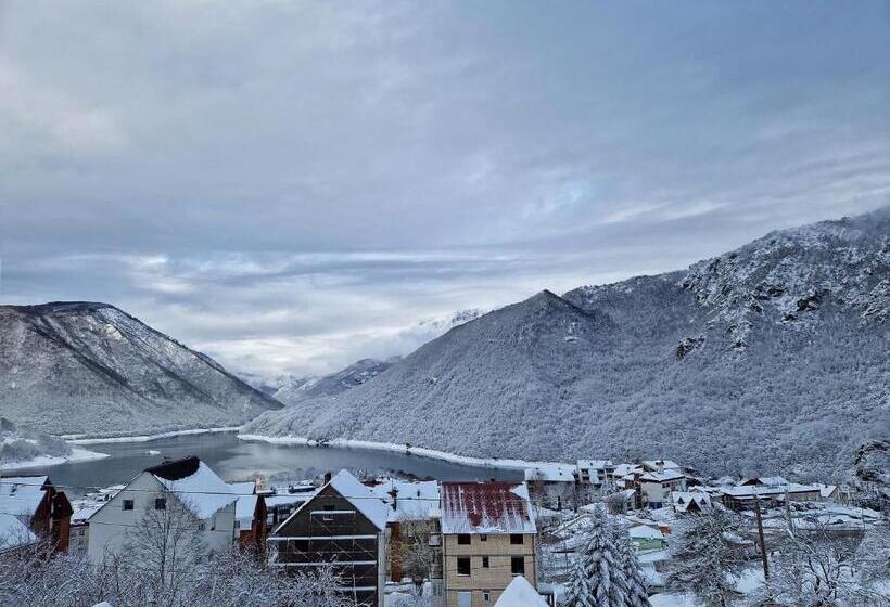 پانسیون Guesthouse Madzarevic