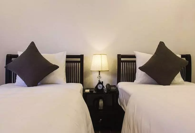 Sunny House Resort