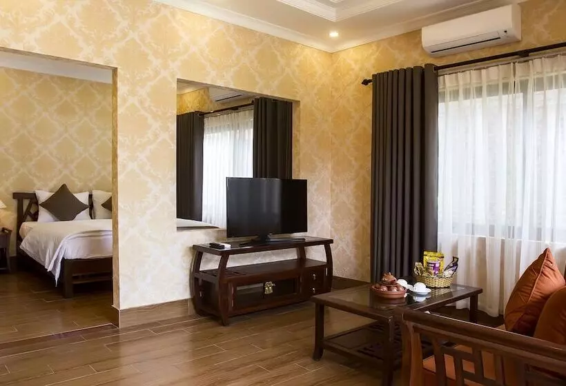 Sunny House Resort