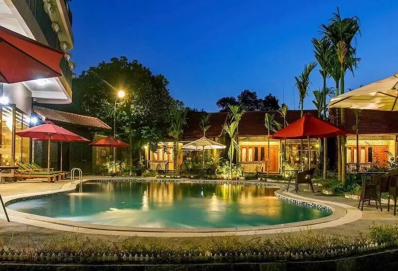 Sunny House Resort