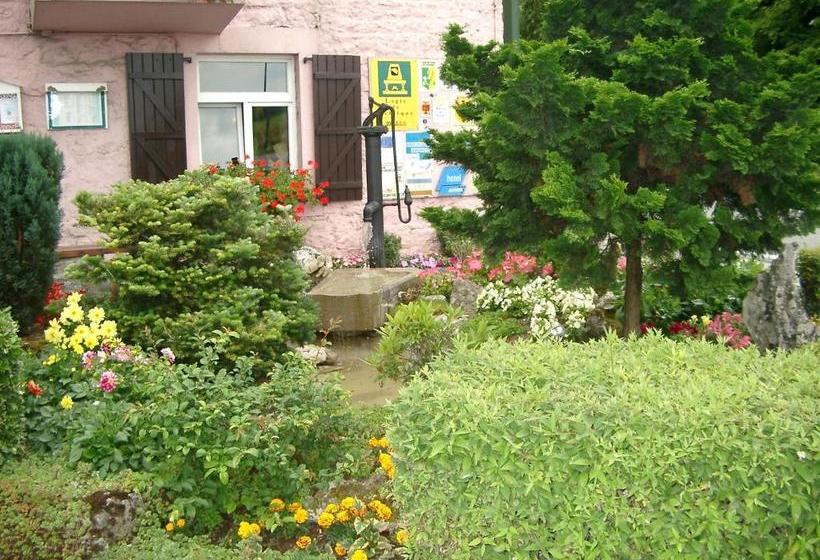 הוסטל Le Ry D Ave