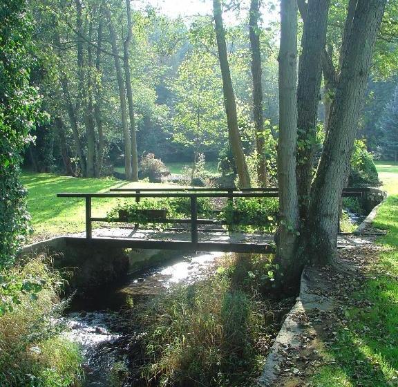 הוסטל Le Ry D Ave