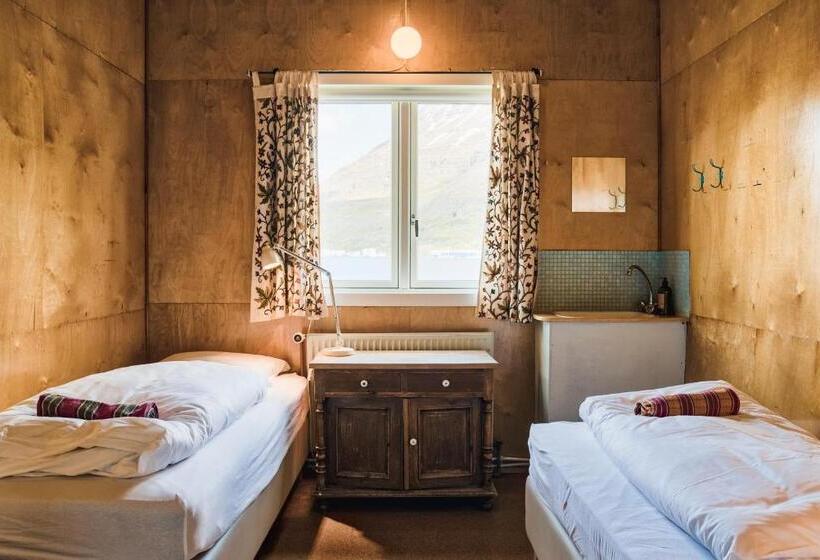 Hafaldan Hi Hostel Harbour Building