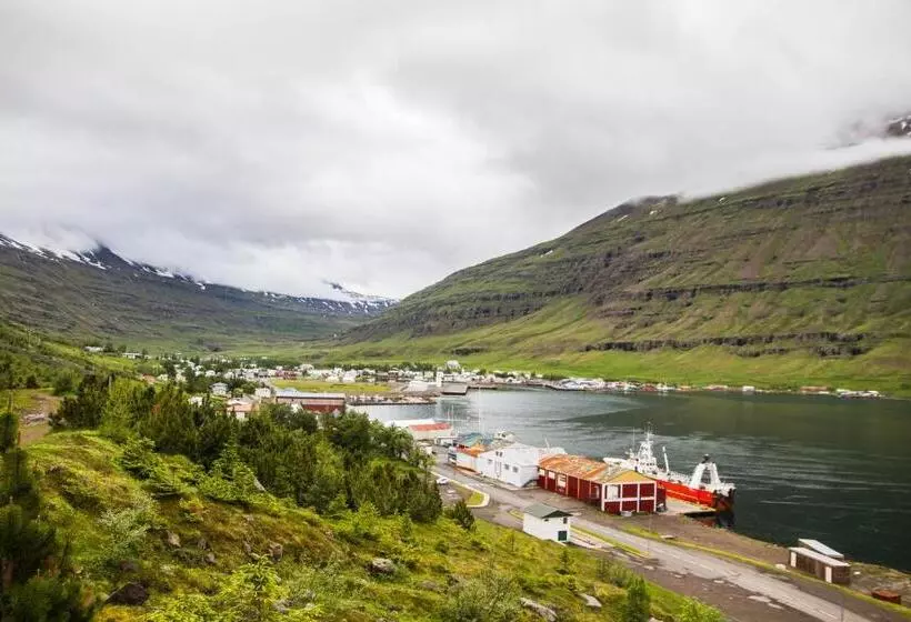 Hafaldan Hi Hostel   Harbour Building