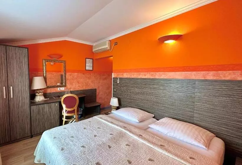 هتل Grahor Depandance