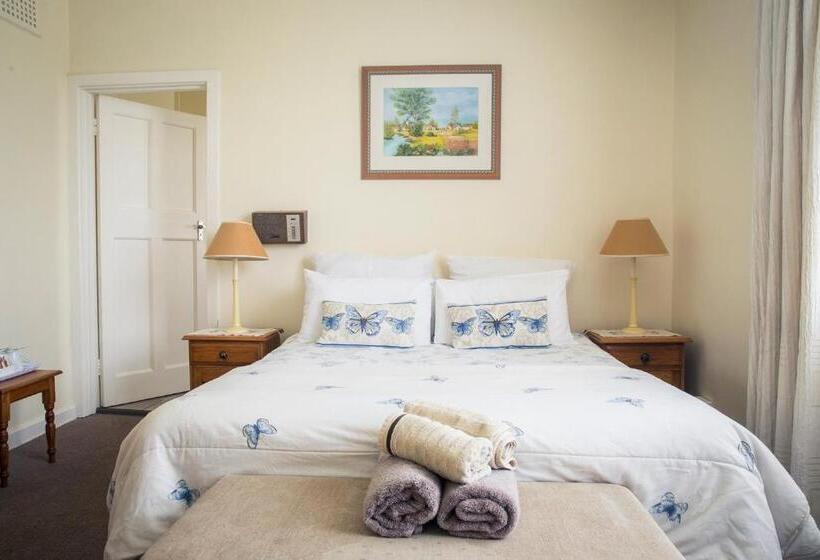 בית מלון כפרי Green Lantern Inn