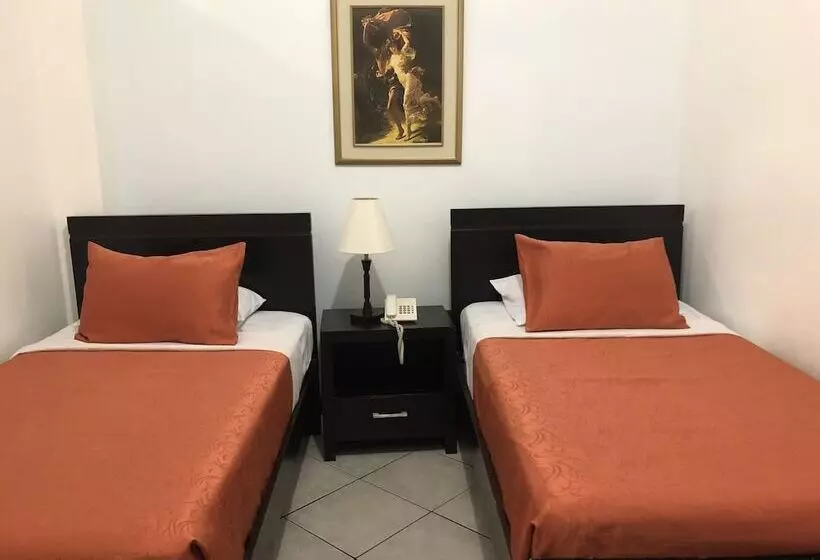 ホテル Plaza Central