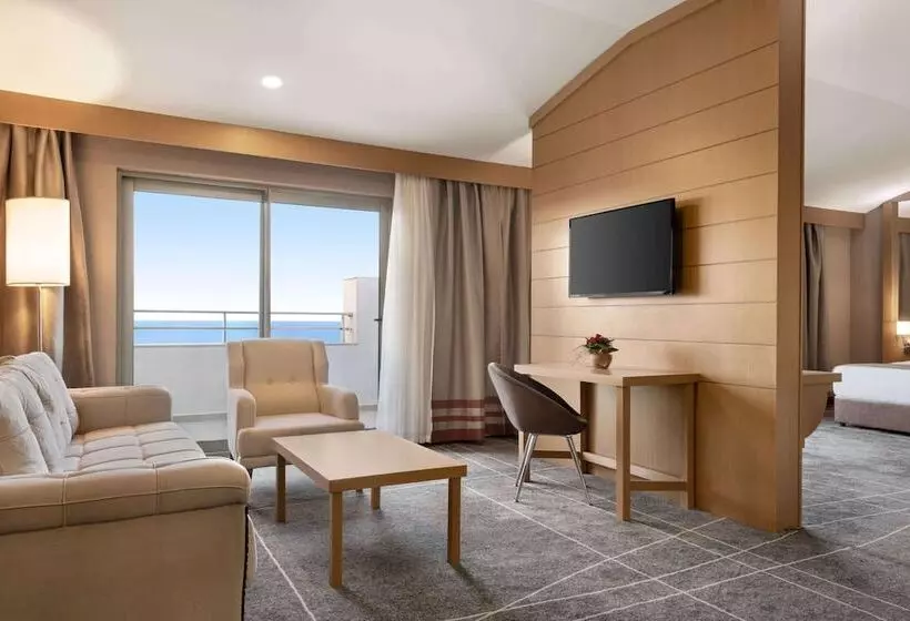 Hotel Ramada Resort By Wyndham Unye