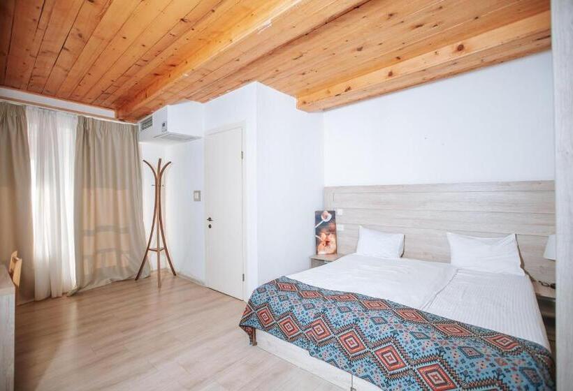 هتل Twins Wine Cellar