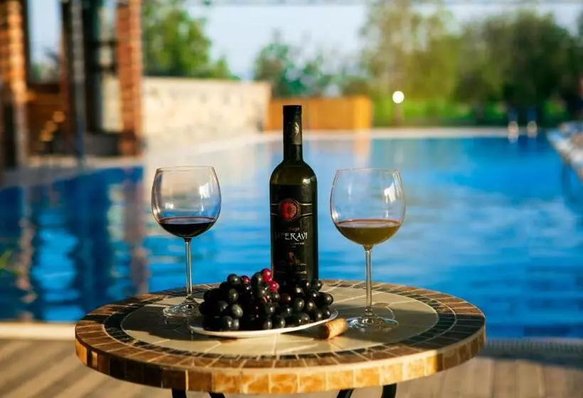 Hotelli Twins Wine Cellar