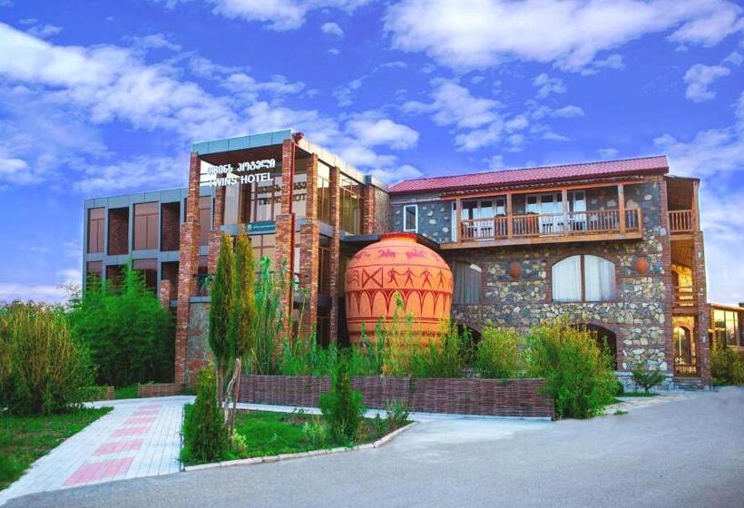 هتل Twins Wine Cellar