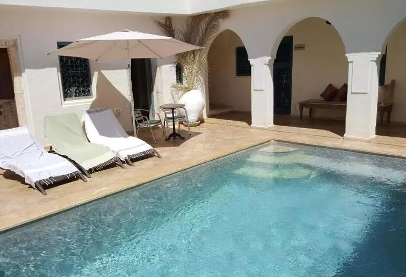 پانسیون Dar Ennour Djerbahood Erriadh