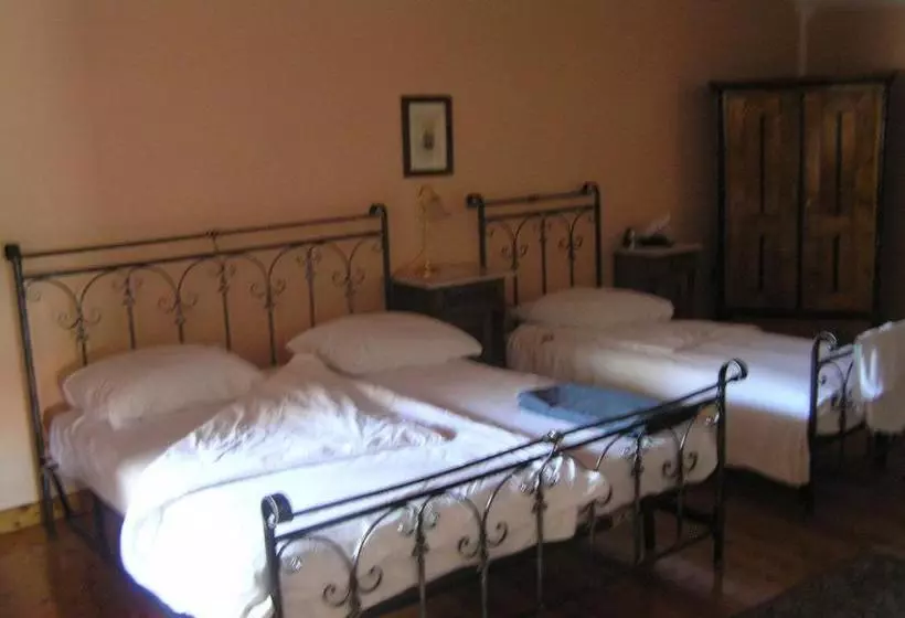 پانسیون Guesthouse Domacija Sajna