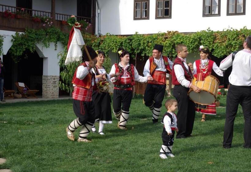 Пансион Osmarski Houses