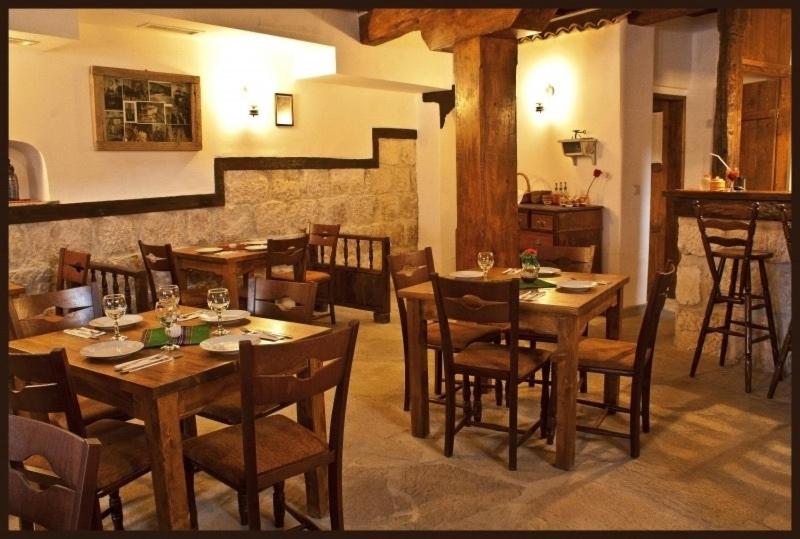 Пансион Osmarski Houses