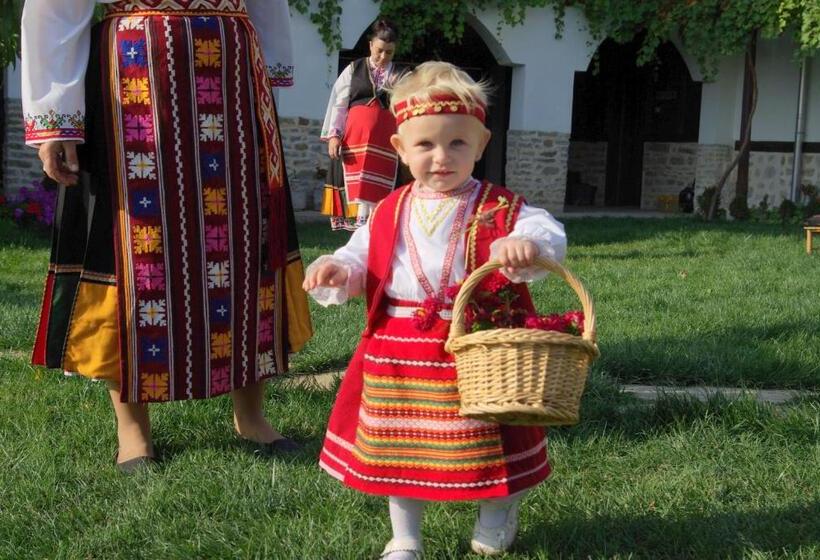 Пансион Osmarski Houses