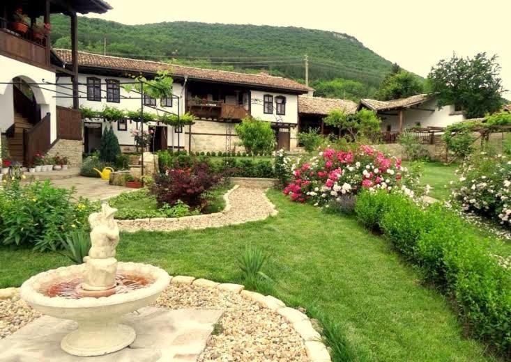 Пансион Osmarski Houses