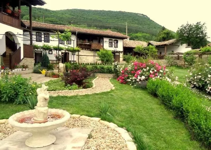 Majatalo Osmarski Houses