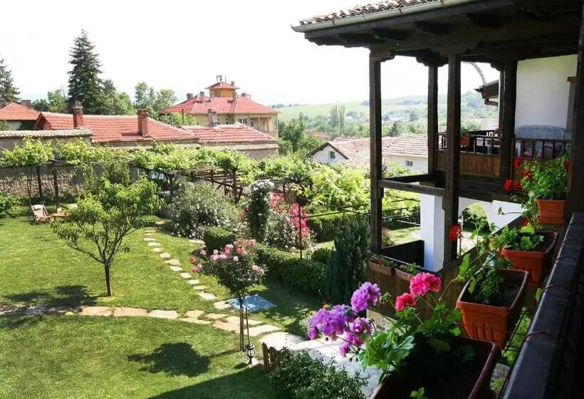 Majatalo Osmarski Houses