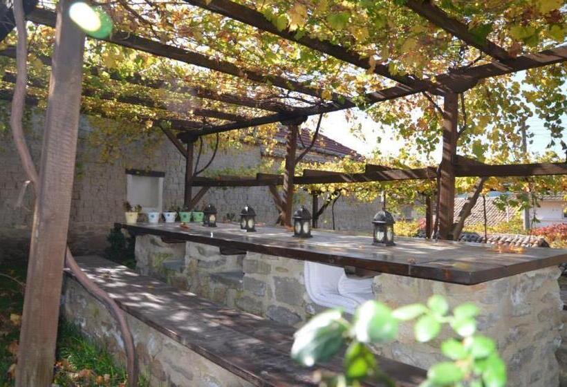 Пансион Osmarski Houses