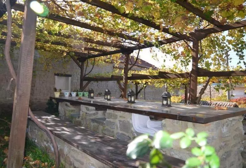 Majatalo Osmarski Houses