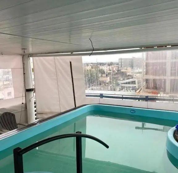 Hotelli Plaza Room