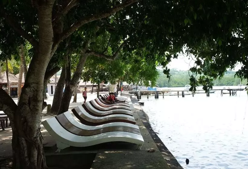 Hotelli Genta Villa Ceningan