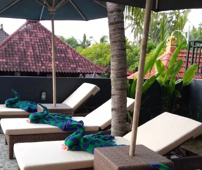 Hotelli Genta Villa Ceningan