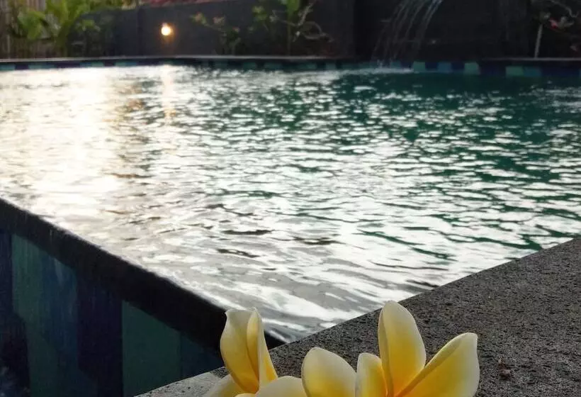 Hotelli Genta Villa Ceningan