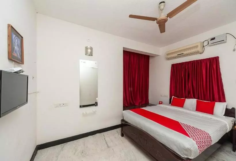 ホテル Oyo 29023 Pritee Resorts