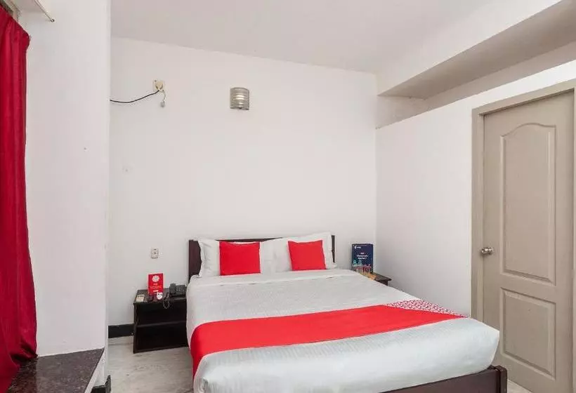 ホテル Oyo 29023 Pritee Resorts