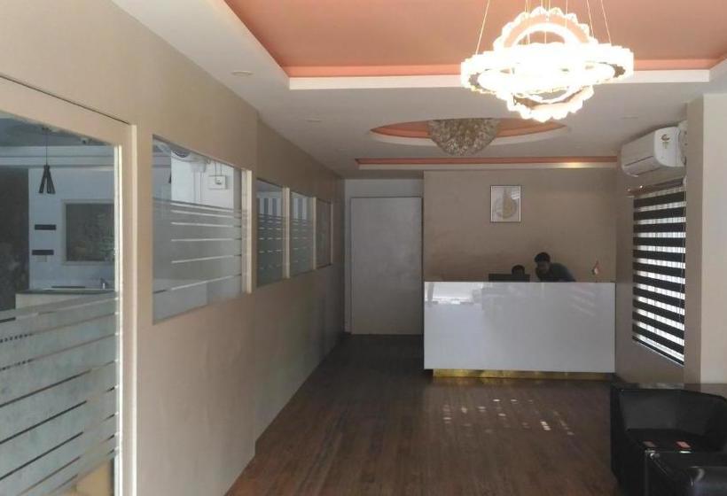 בית מלון כפרי The Orchid Suites