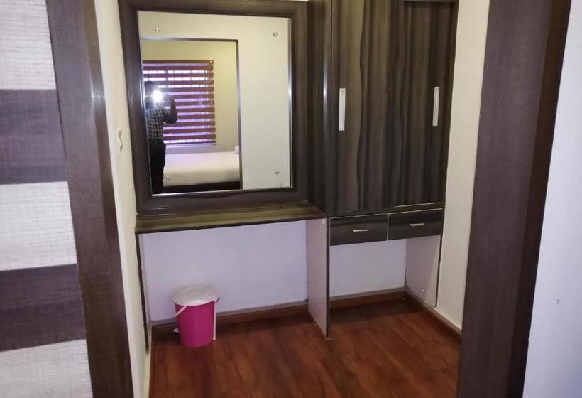 בית מלון כפרי The Orchid Suites