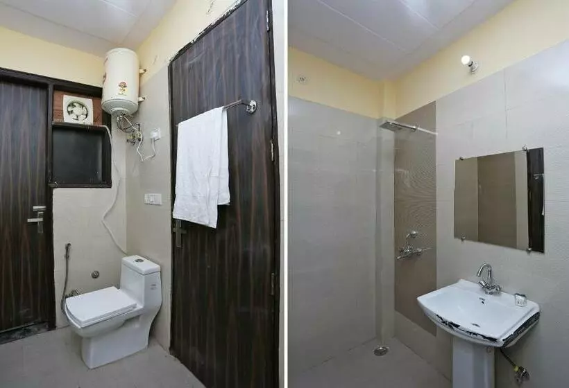 Oyo 28172 Hotel Golden Palace