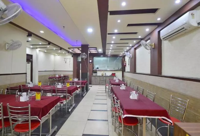 Oyo 28295 Hotel Reyansh Galaxy