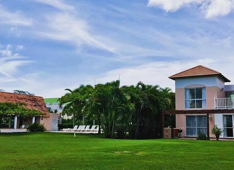 بنسيون Villa Angela