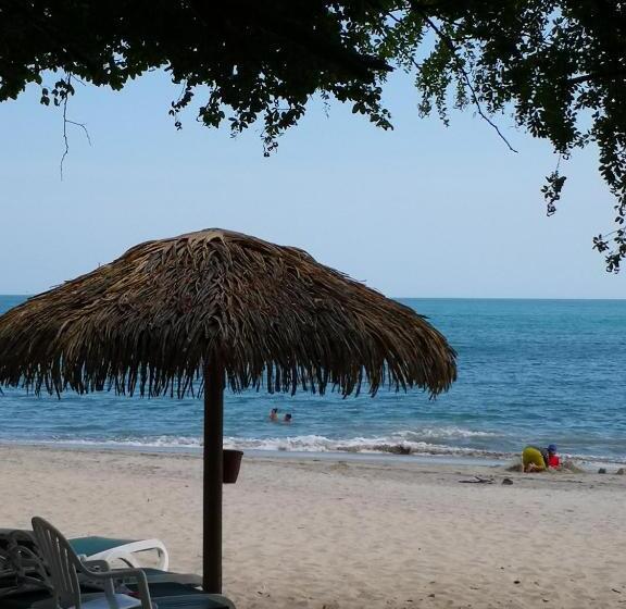 بنسيون Villa Angela