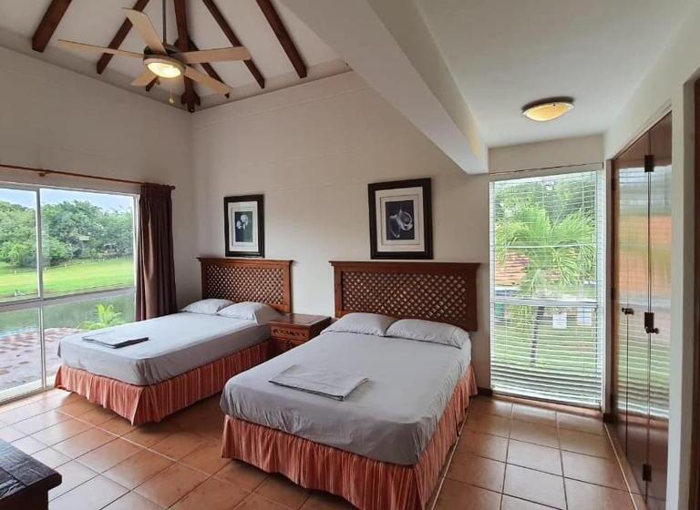 بنسيون Villa Angela