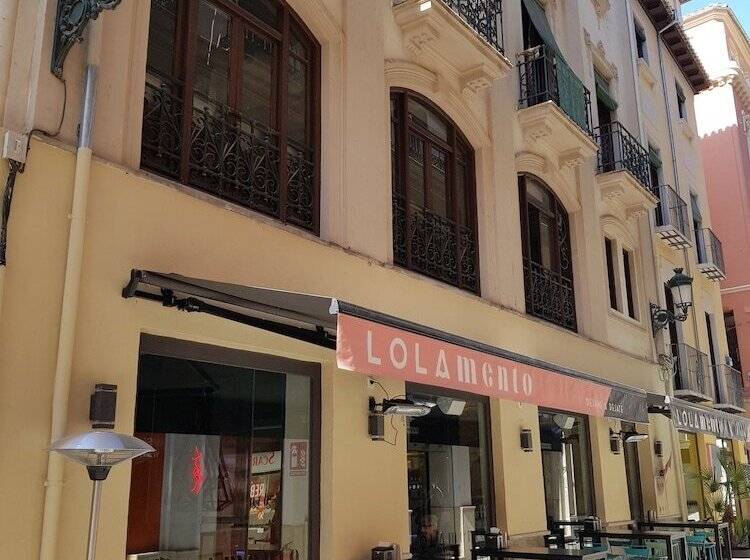 پانسیون Hostel Lolamento