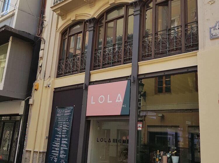 پانسیون Hostel Lolamento