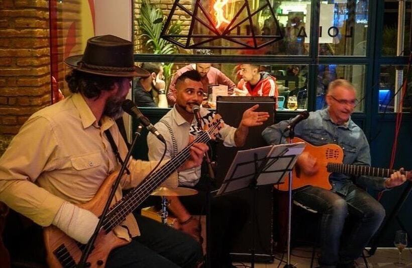 پانسیون Hostel Lolamento