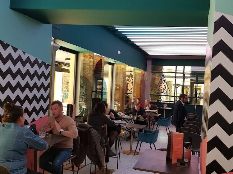 پانسیون Hostel Lolamento