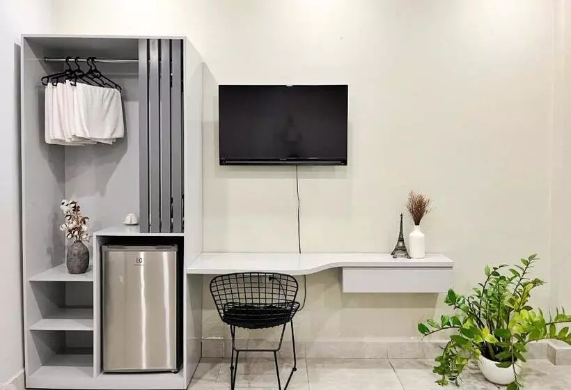 پانسیون Midmost Boutique Hostel