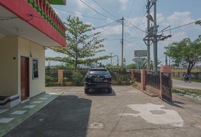 פנסיון Reddoorz Near Politeknik Negeri Medan