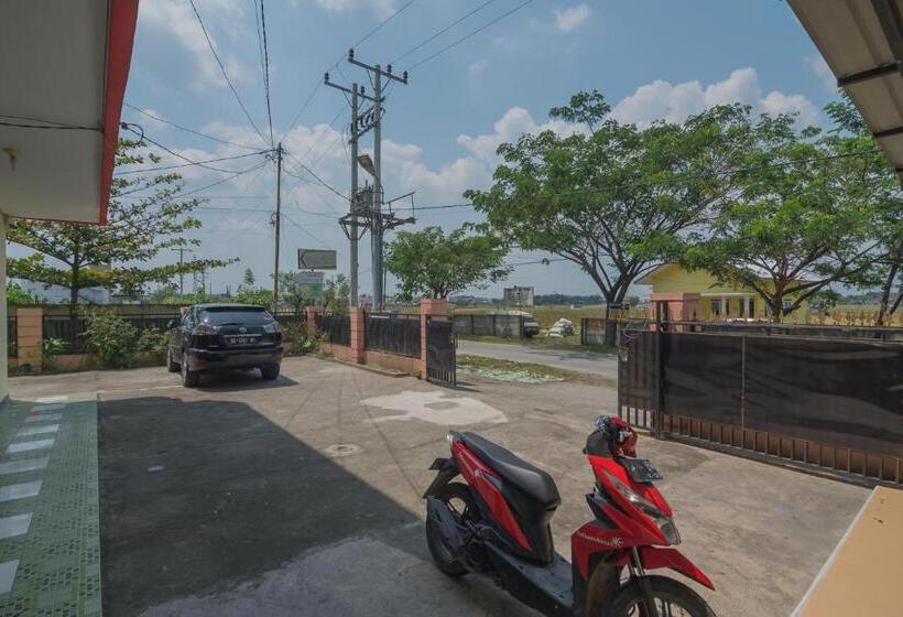 פנסיון Reddoorz Near Politeknik Negeri Medan