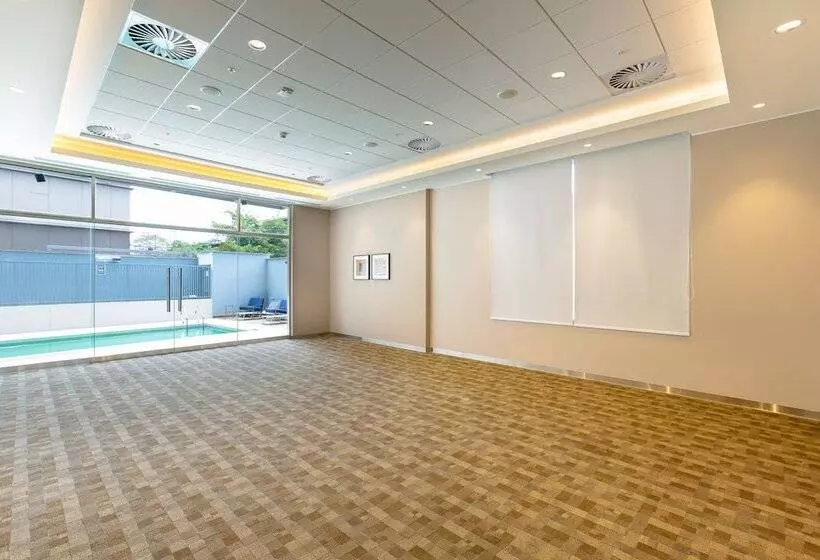 هتل Holiday Inn   Piura, An Ihg