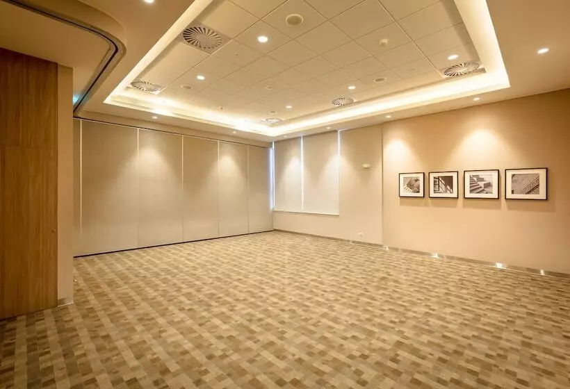 هتل Holiday Inn   Piura, An Ihg