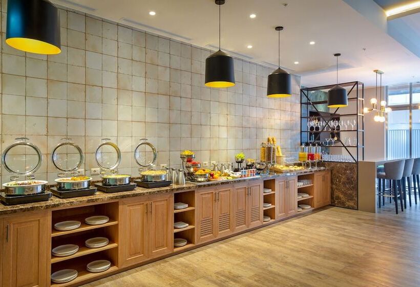 هتل Holiday Inn   Piura, An Ihg