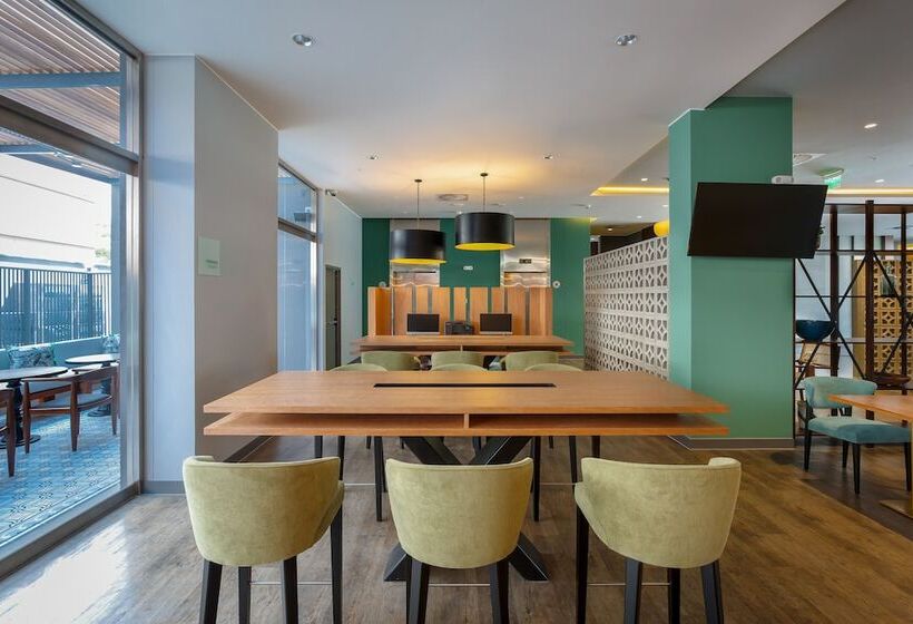 هتل Holiday Inn   Piura, An Ihg